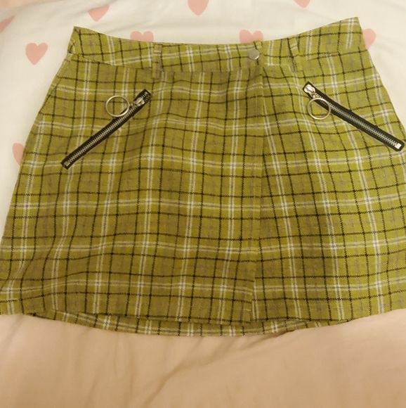 UNIF green clue plaid skirt - Picture 3 of 6